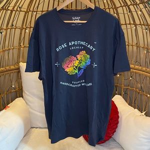 Schitt’s Creek pride Rose Apothecary tee XXL